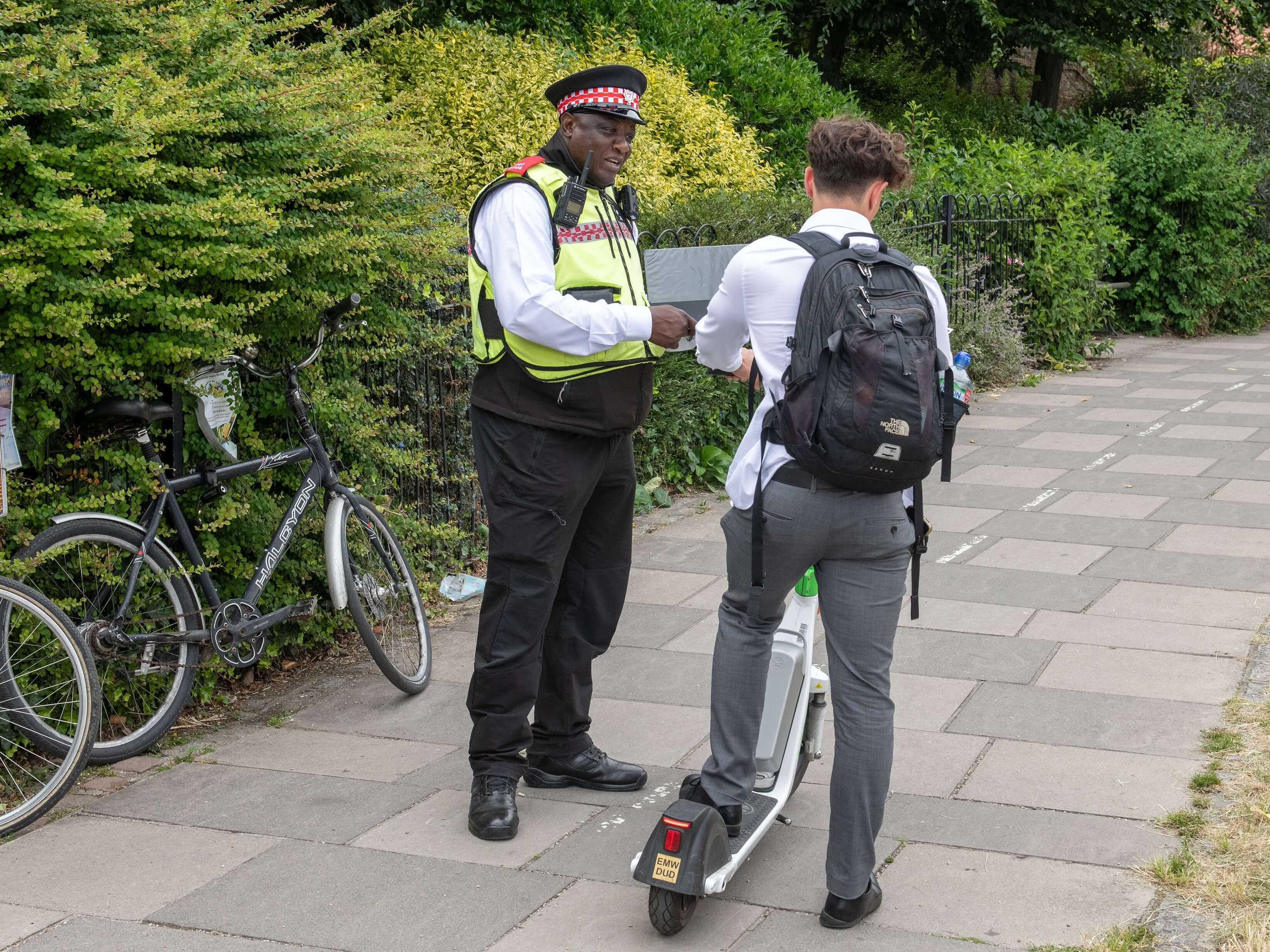 H&F’s Law Enforcement Team has been speaking with residents about the new riverpath restrictions for motorised transport