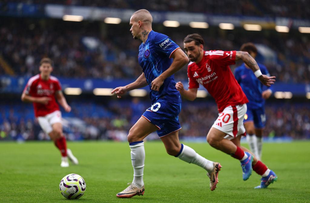 Mykhailo Mudryk in action against Forest