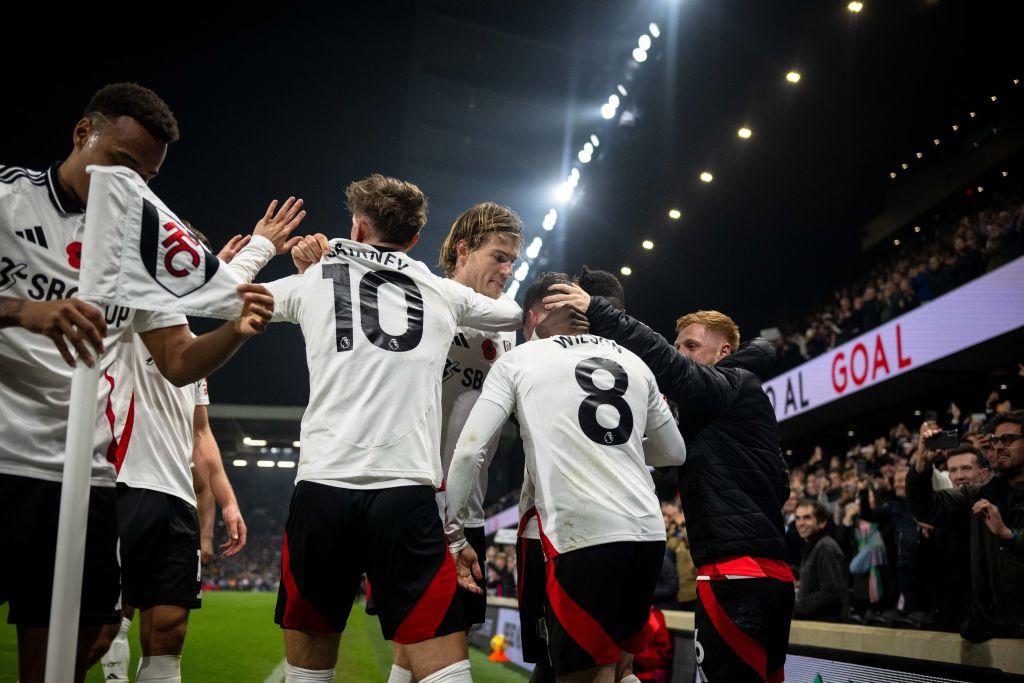 Harry Wilson celebrate Tom Cairney, Harrison Reed, Calvin Bassey and Joachim Andersen