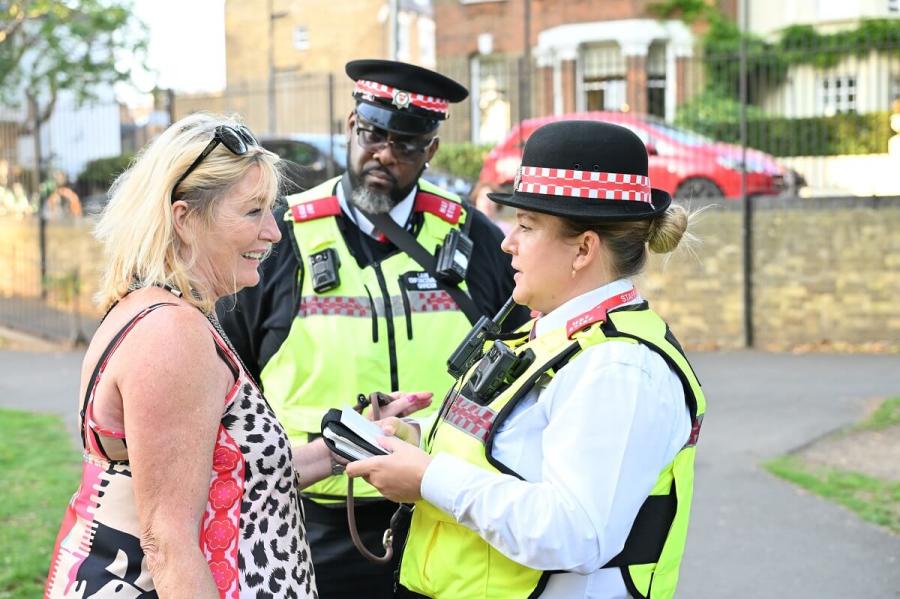 H&F LET officers speaking to residents about how to report harassment