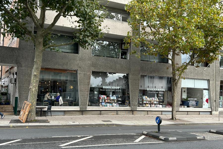 The dual-language POSK bookshop in King Street, Hammersmith