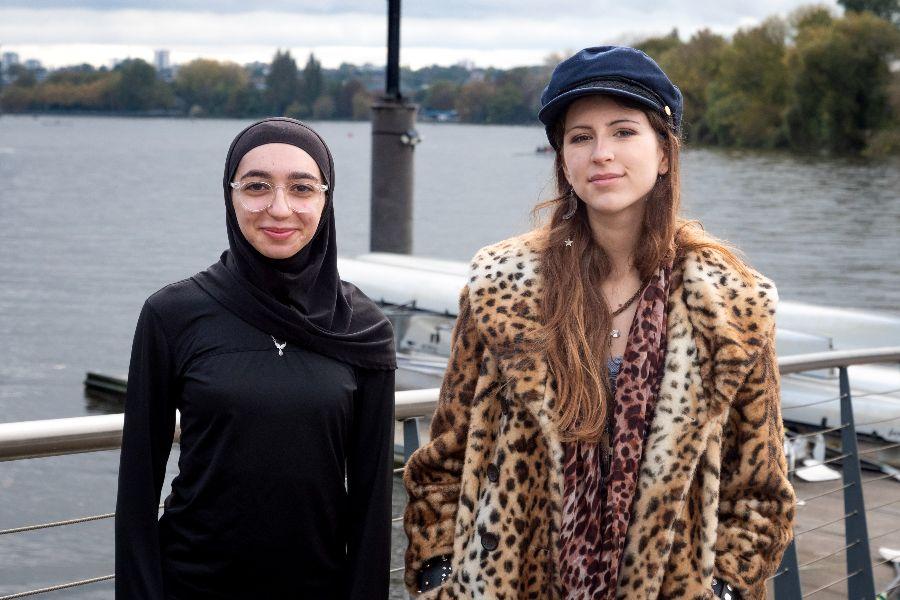 Loujine Ali (left) and Niamh Stafford (Right) have jumped at the chance to join Fulham Reach Boat Club